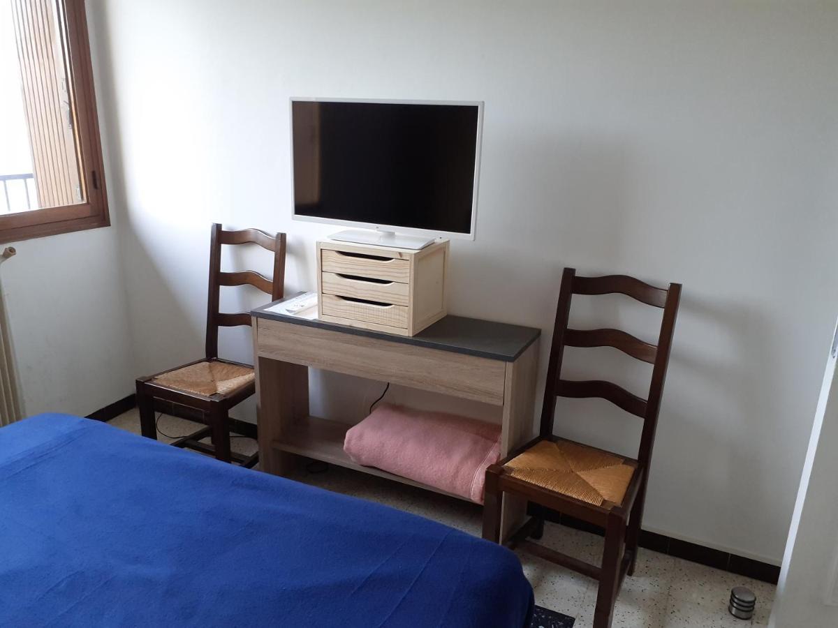 Chambre B2 Dans Un Appartement En Colocation Marseille Kültér fotó